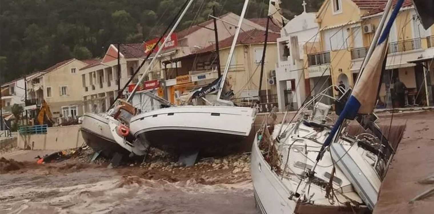 Απίστευτη εικόνα - Βάρκες βγήκαν στη στεριά, στην Κεφαλονιά