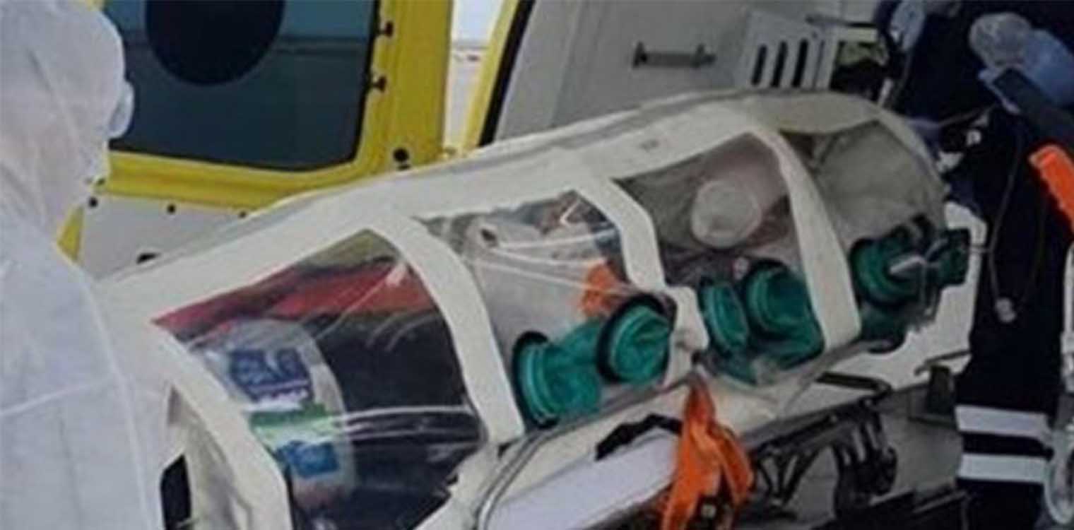 Εγκυος με κορονοϊό μεταφέρεται μέσα σε κάψουλα - Συγκλονίζει η εικόνα από τη Σάμο