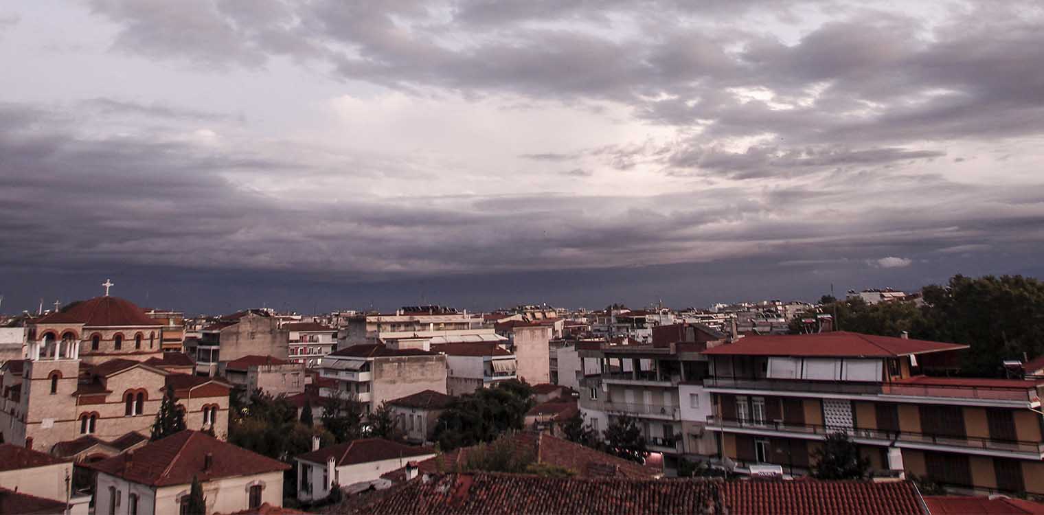 Σε καθεστώς ειδικών περιοριστικών μέτρων η Π.Ε. Τρικάλων