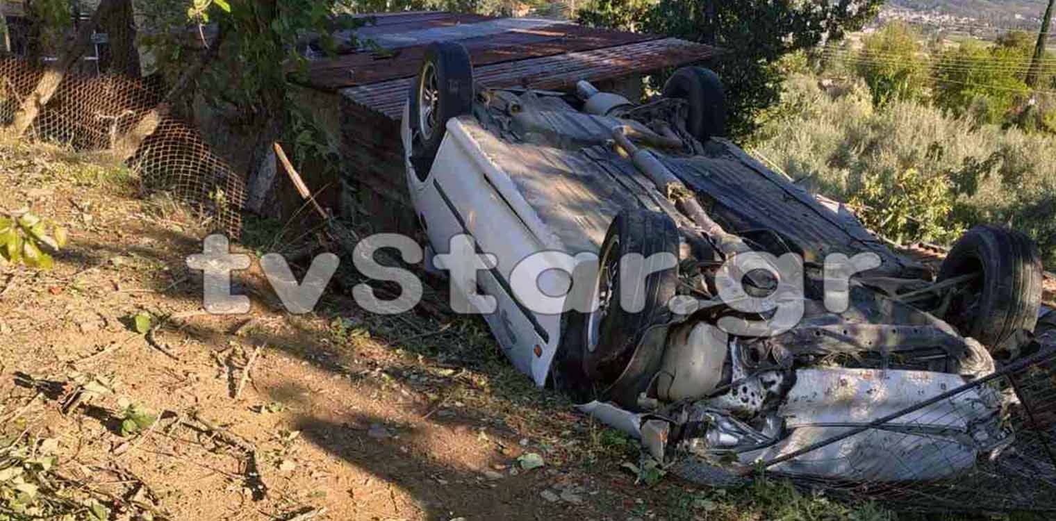 I.X. με 17χρονο οδηγό τούμπαρε και κατέληξε σε αυλή σπιτιού (photo)