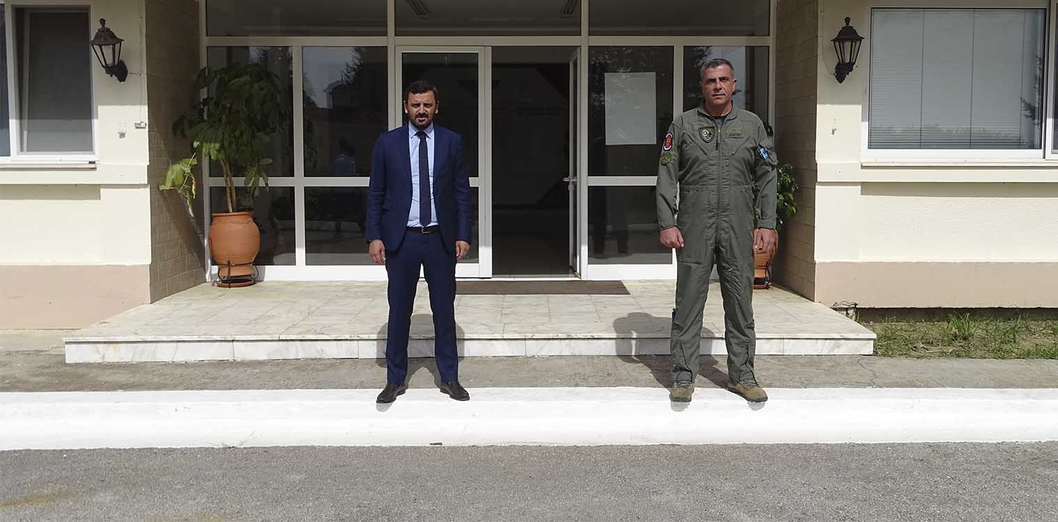 Συνάντηση Νικολακόπουλου με διοικητή της 117 ΠΜ - "Οι Ένοπλες Δυνάμεις μας κάνουν περήφανους"