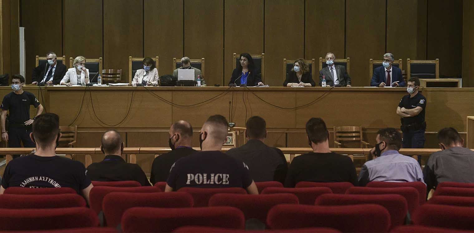 Δίκη Χρυσής Αυγής: Κρύβεται ο Χρήστος Παππάς