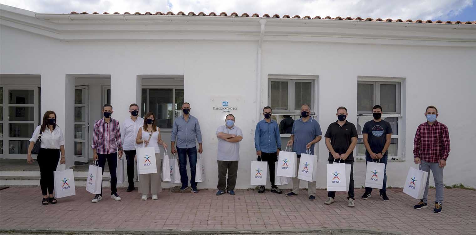 Ο ΟΠΑΠ προσφέρει παπούτσια και χαμόγελα σε παιδιά