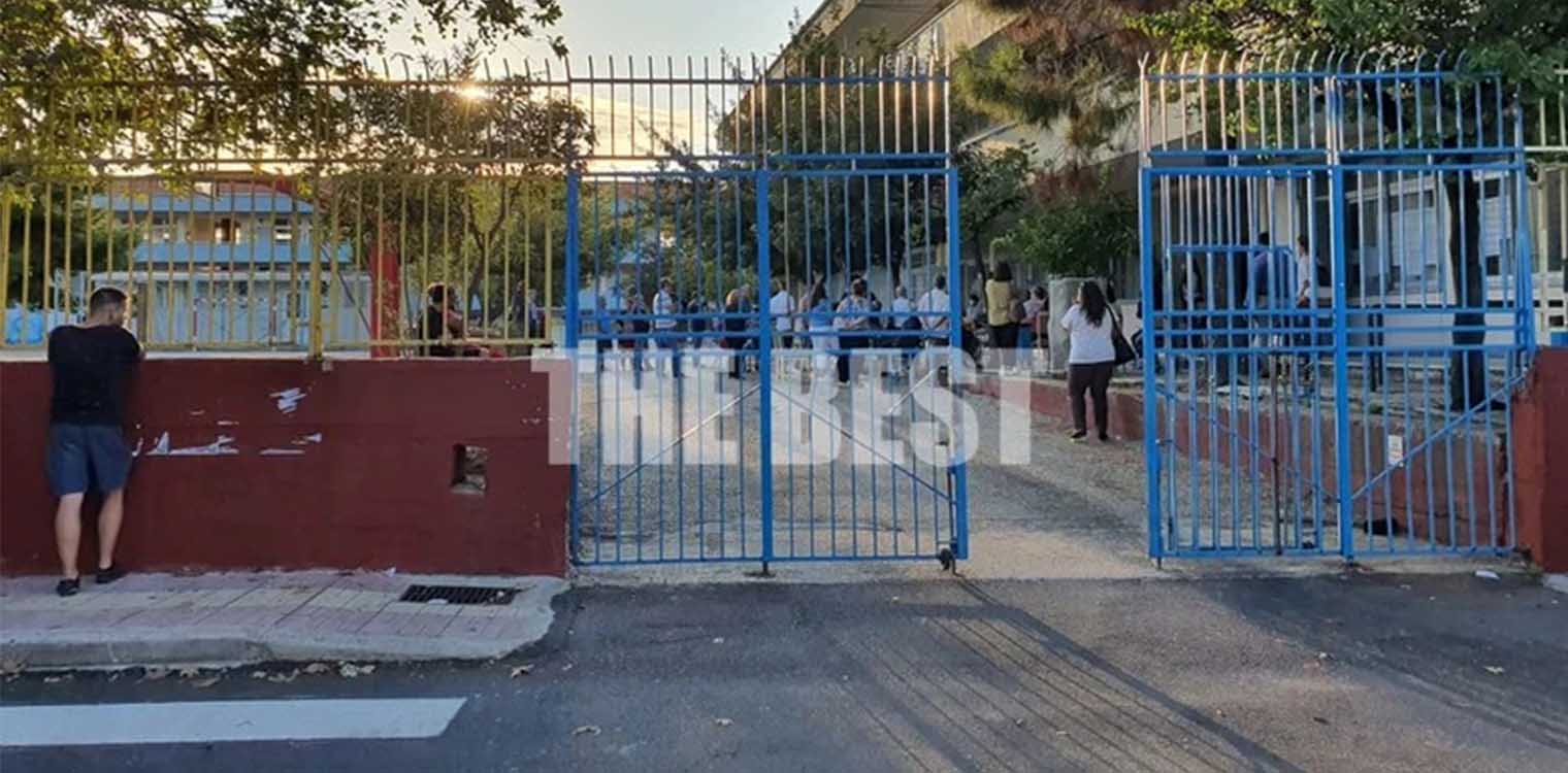 Πάτρα: Πατέρας επιτέθηκε σε μαθητές, σε υπό κατάληψη σχολείο - Δείτε τι εξετάζουν οι γονείς (video)