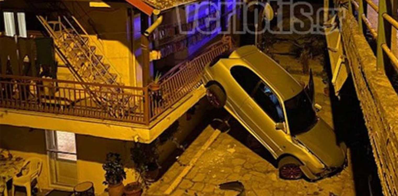 Τροχαίο στη Βέροια: Αυτοκίνητο βγήκε εκτός δρόμου... και προσγειώθηκε στην αυλή σπιτιού