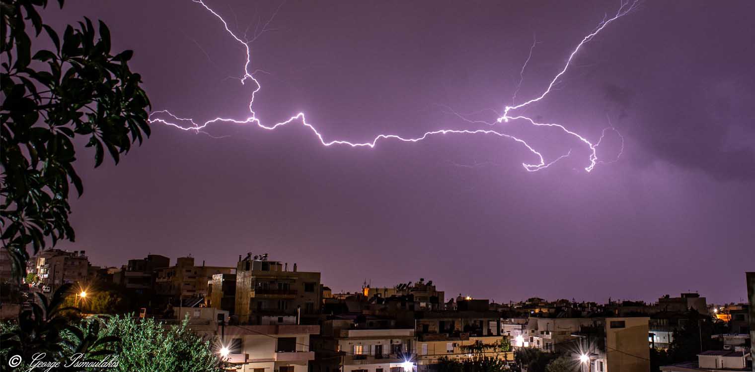 Καιρός: Βροχές σε Κρήτη και Κυκλάδες - Χάρτες του meteo