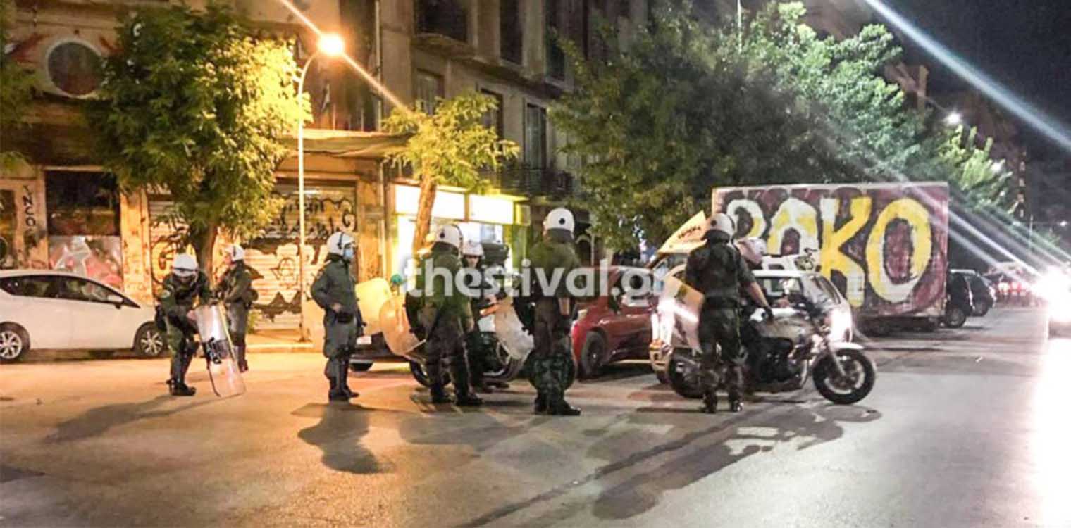 Θεσσαλονίκη: Επίθεση με μολότοφ σε ΜΑΤ έξω από κατάληψη