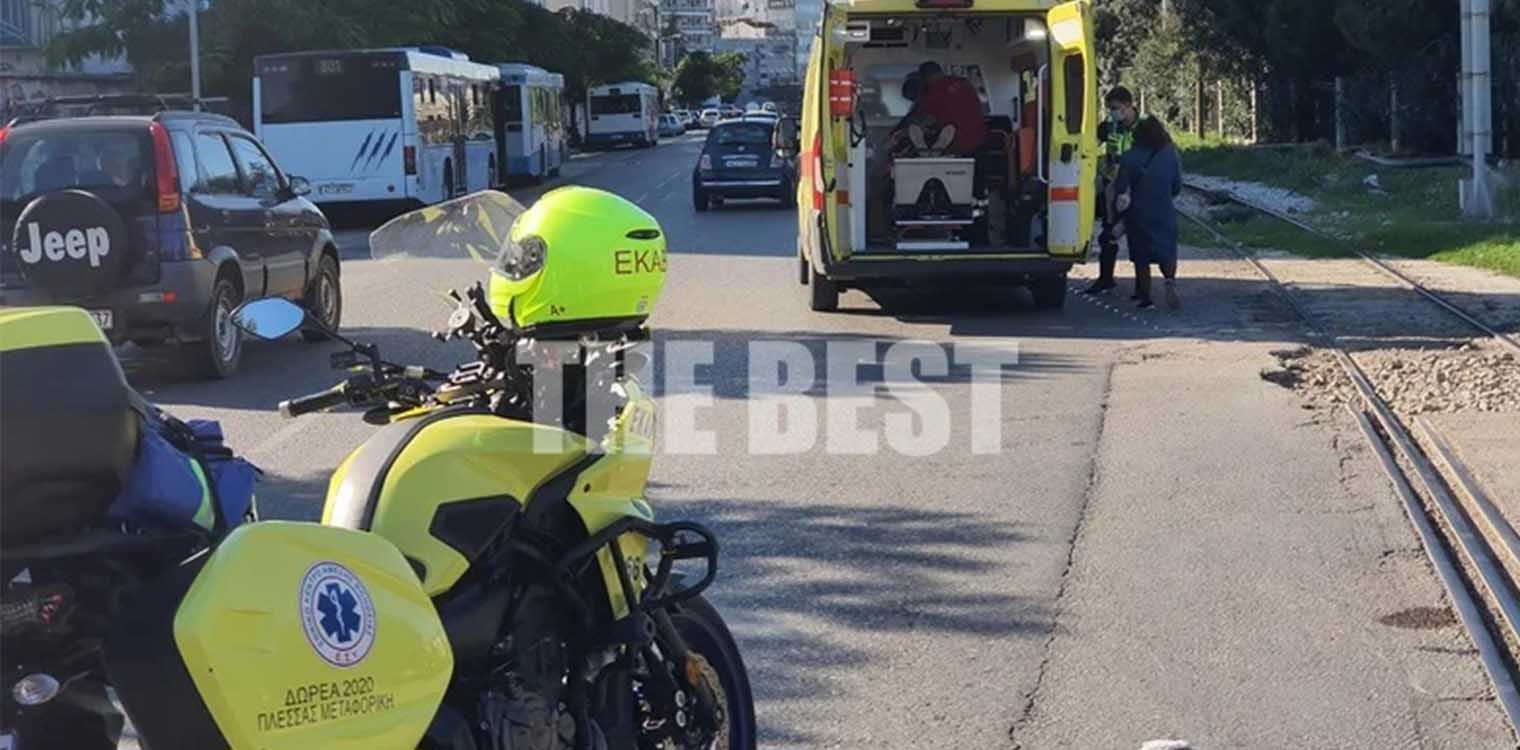 Πάτρα: 70χρονος έπεσε με το μηχανάκι στις γραμμές και παραλίγο να τον χτυπήσει το τρένο