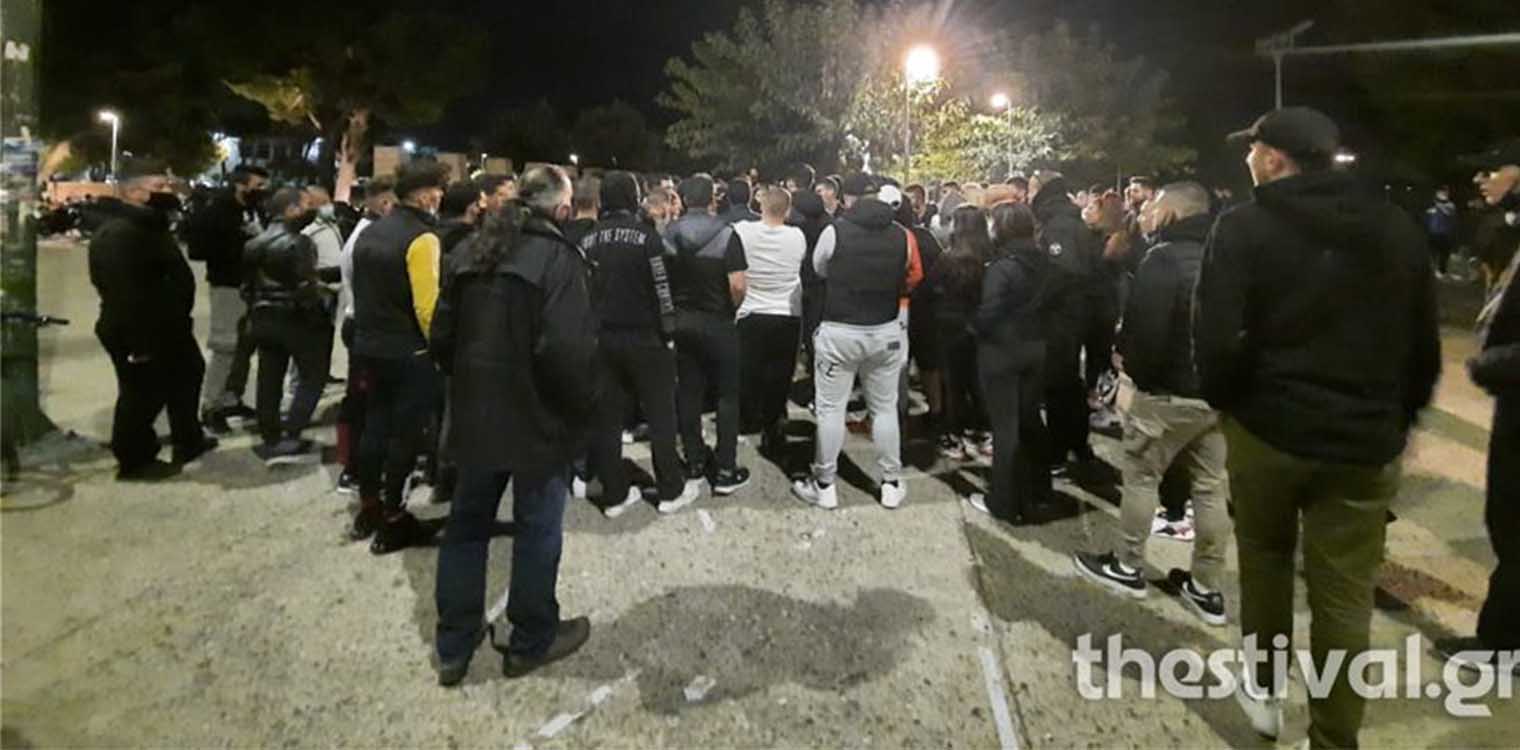 Θεσσαλονίκη: Συγκέντρωση χωρίς μάσκες κατά του lockdown στον Λευκό Πύργο