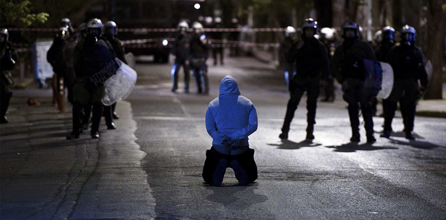 Συγκέντρωση και πορεία στα Εξάρχεια για την εκκένωση του Πολυτεχνείου (video)