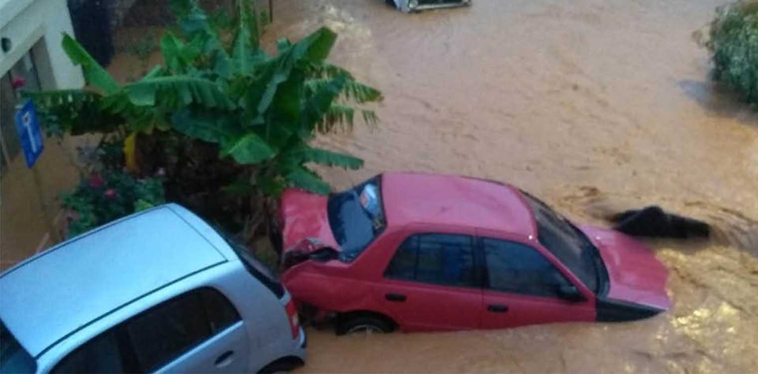 Κακοκαιρία στην Κρήτη: Απεγκλωβίστηκαν τρία παιδιά - Η έντονη βροχή δυσκολεύει μέχρι και τους διασώστες!