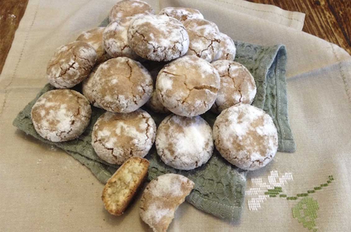 Αμυγδαλωτά ραγισμένα (ή εργολάβοι κρακελέ)