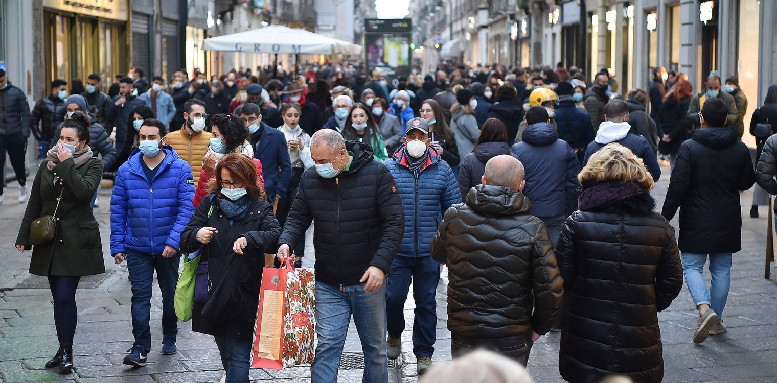 Ιταλία: Νέα μείωση των κρουσμάτων και των θανάτων από κορονοϊό - Μεγάλη αγοραστική κίνηση στο Μιλάνο και στο Τορίνο