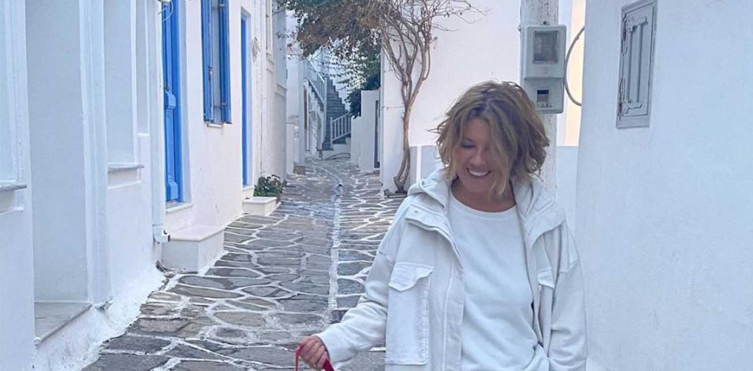 Σοφία Αλιμπέρτη: Στα σοκάκια της Πάρου - « Στηρίζω την οικονομία του τόπου που αγαπώ να ζω»