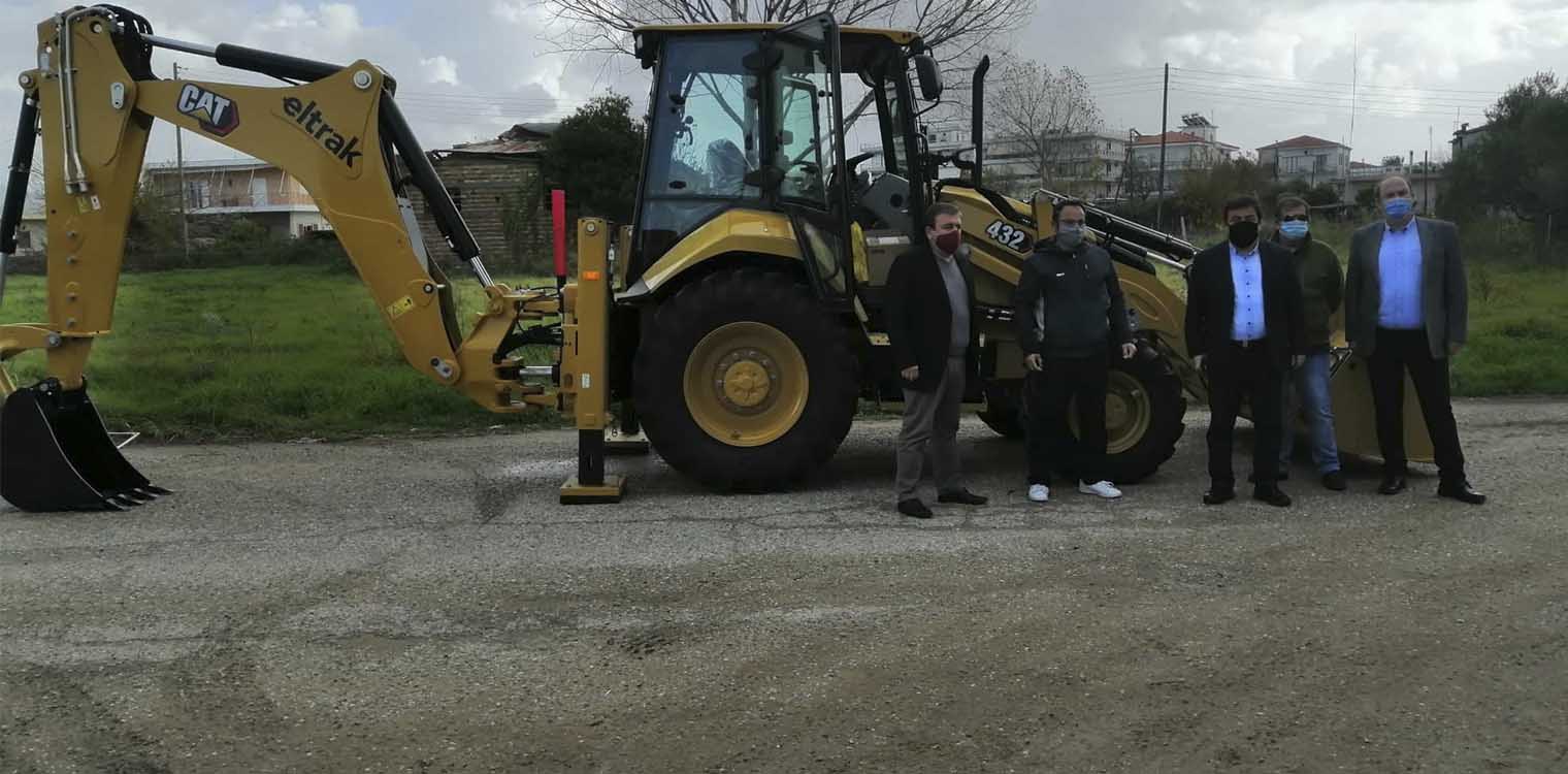 Δήμος Πύργου: Έγινε η παραλαβή του νέου εκσκαφέα - φορτωτή