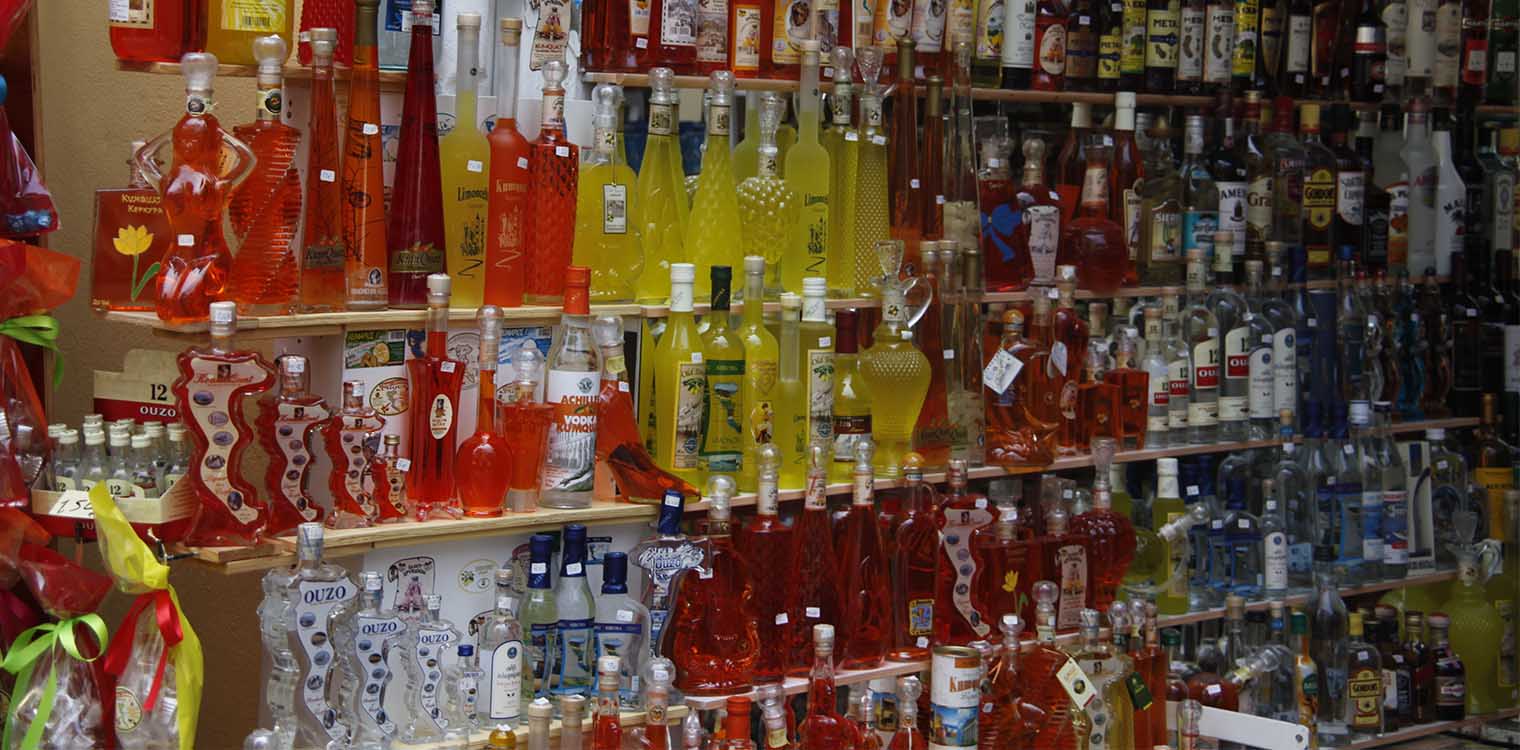 Ίλιγγος από τις πωλήσεις ποτών στις κάβες εν μέσω lockdown: "Αυξήθηκαν πάνω από 200% - Κάνουν πάρτι στα σπίτια"