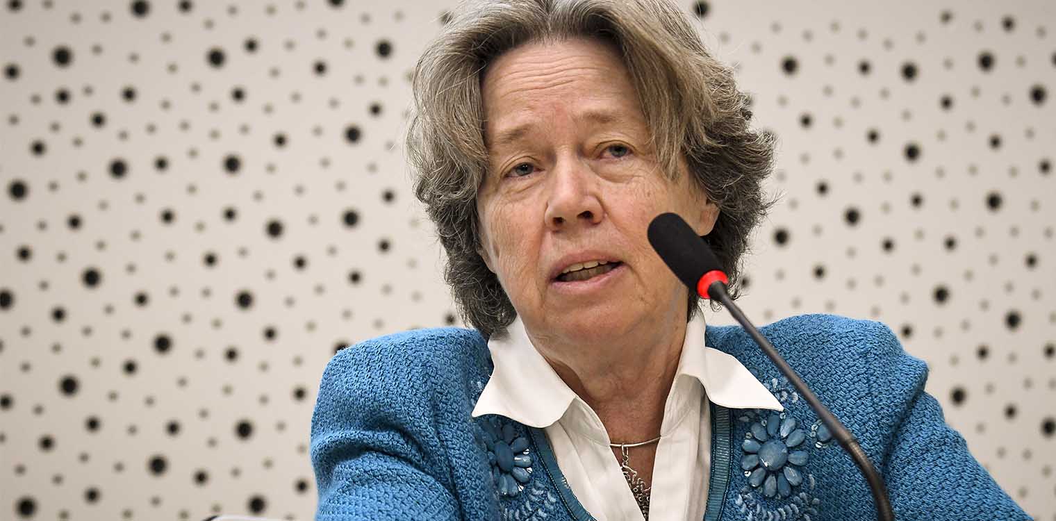 Κορονοϊός - Λινού: Σωστή η απόφαση για τις εκκλησίες - Τηλεφωνικά οι ευχές τις γιορτές