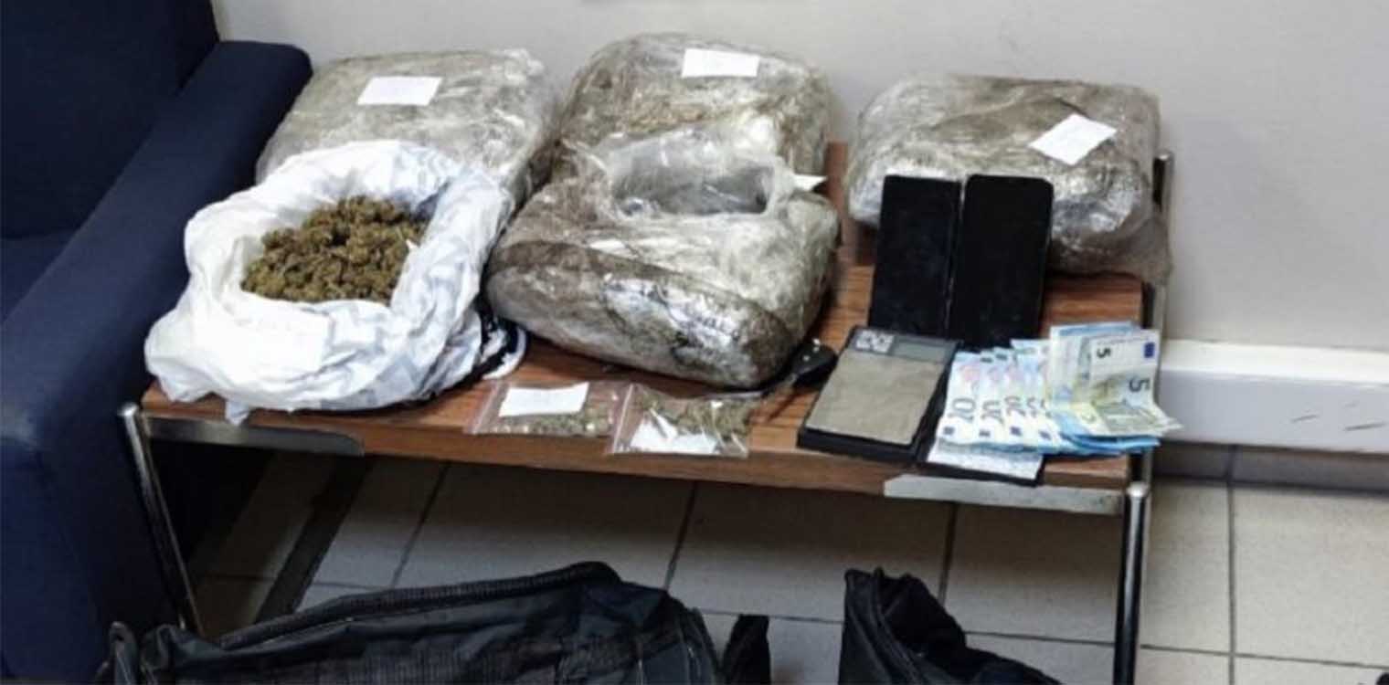 Ο «Ακύλας» ξετρύπωσε τέσσερα κιλά κάνναβης