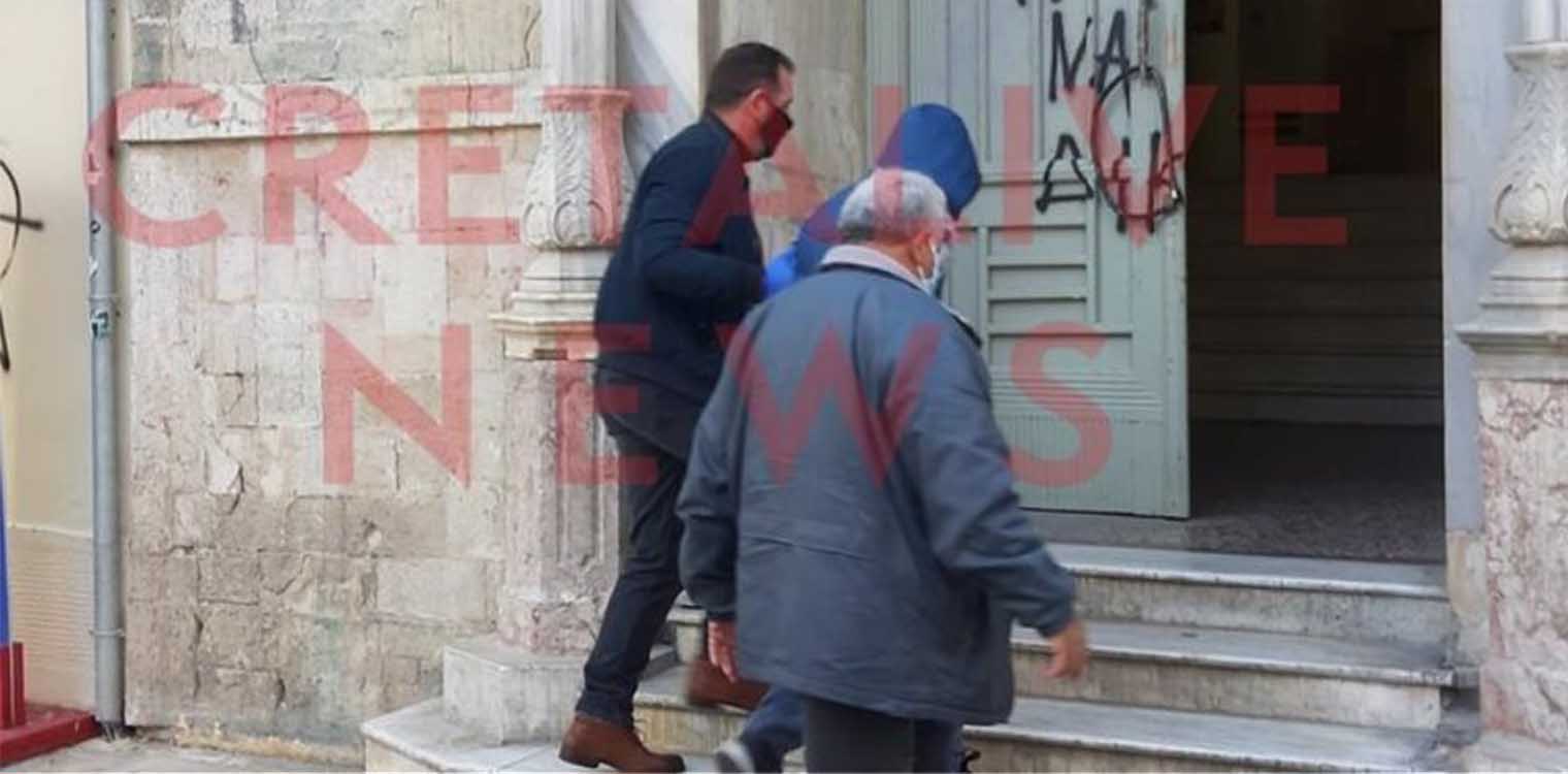 Οικογενειακή τραγωδία στην Κρήτη: «Δεν κουβαλούσα κανένα μαχαίρι», λέει ο πατέρας του 26χρονου
