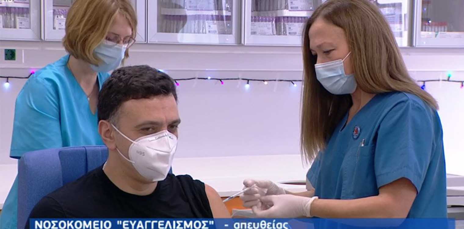Εμβολιασμοί για τον κορωνοϊό: Εμβολιάζεται ο Βασίλης Κικίλιας