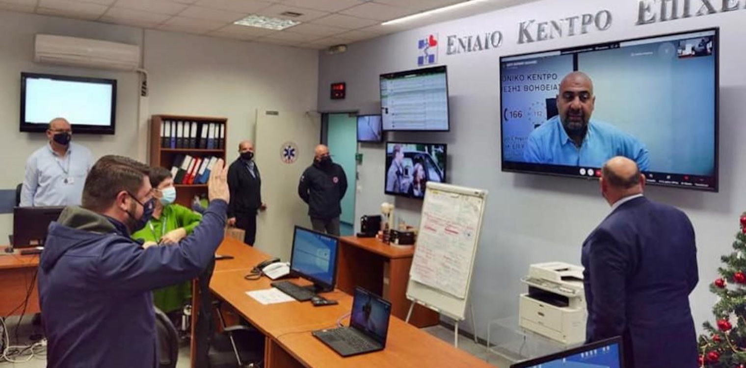 Πρωτοχρονιά στο ΕΚΑΒ αλλά και με πυροσβέστες και αστυνομικούς για τον Νίκο Χαρδαλιά