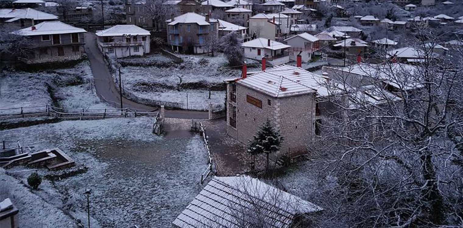 "Ασπρισε" η Ανω Χώρα Ναυπακτίας