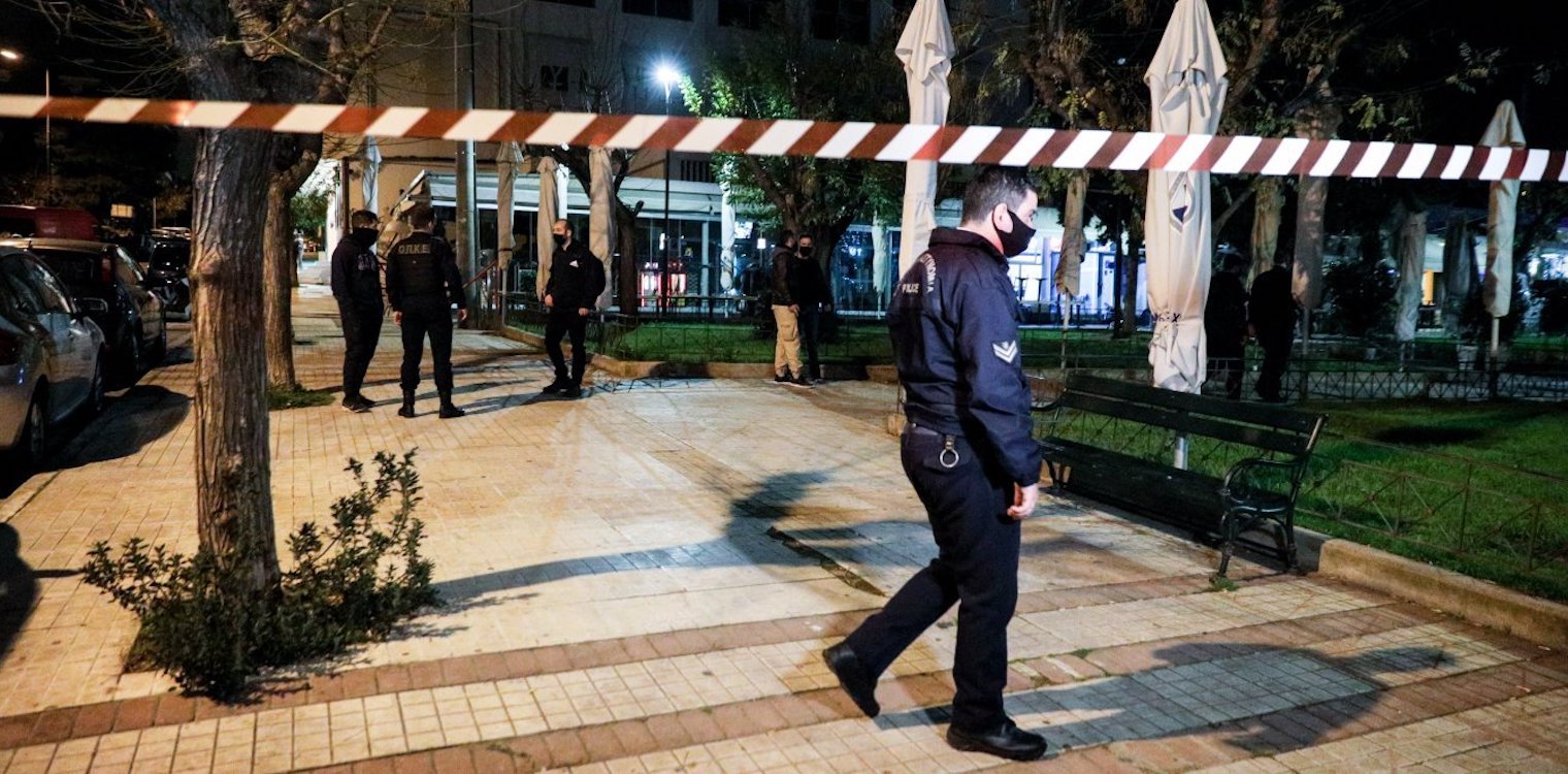Πυροβολισμοί στον Νέο Κόσμο: Νεκρός ο πατέρας, στο νοσοκομείο ο γιος του