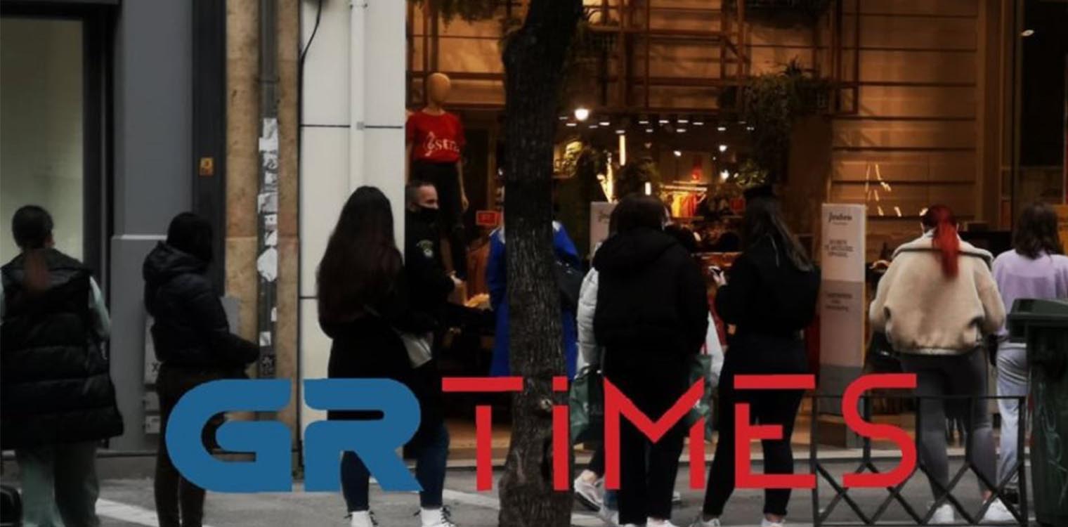Θεσσαλονίκη: «Πανικός» στους δρόμους της πόλης με τις ουρές - Δείτε τις εικόνες συνωστισμού