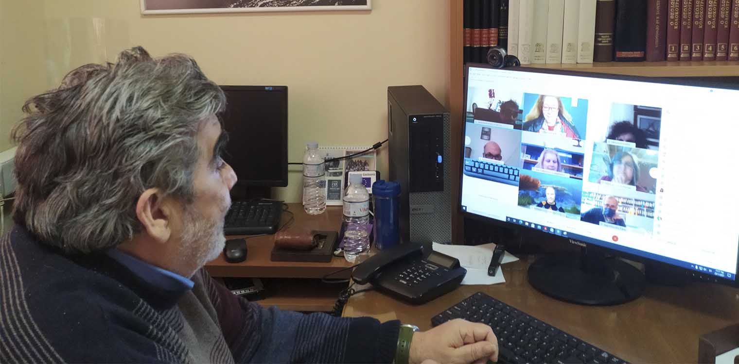 Έκτακτη τηλεδιάσκεψη διευθυντών γυμνασίων και λυκείων του νομού συγκάλεσε ο διευθυντής δευτεροβάθμιας εκπαίδευσης Γ. Φωτεινόπουλος