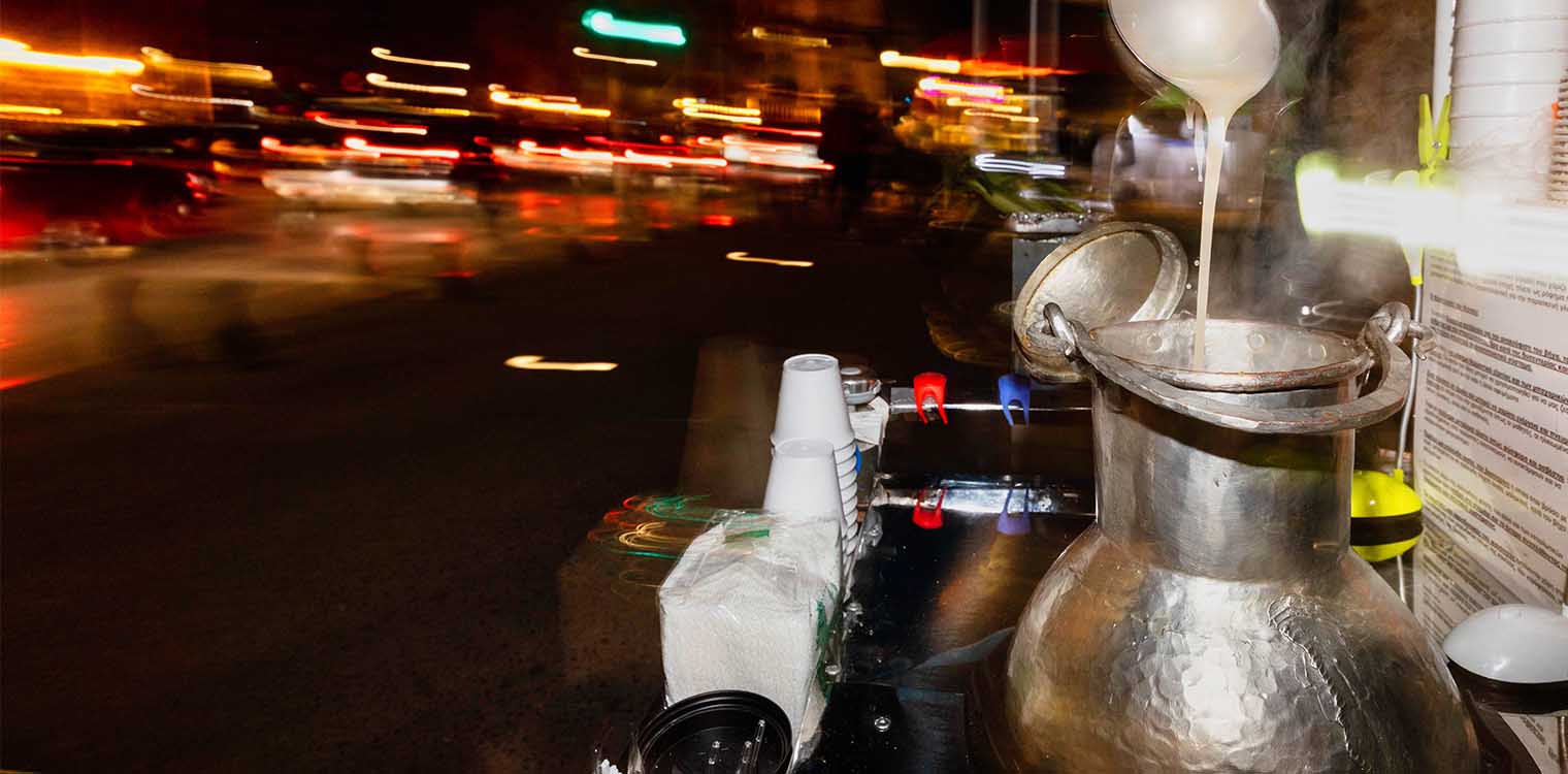 Από τα μπρούτζινα γκιούμια του δρόμου στις προθήκες καταστημάτων της Ευρώπης - Το σαλέπι «ταξιδεύει» εκτός συνόρων