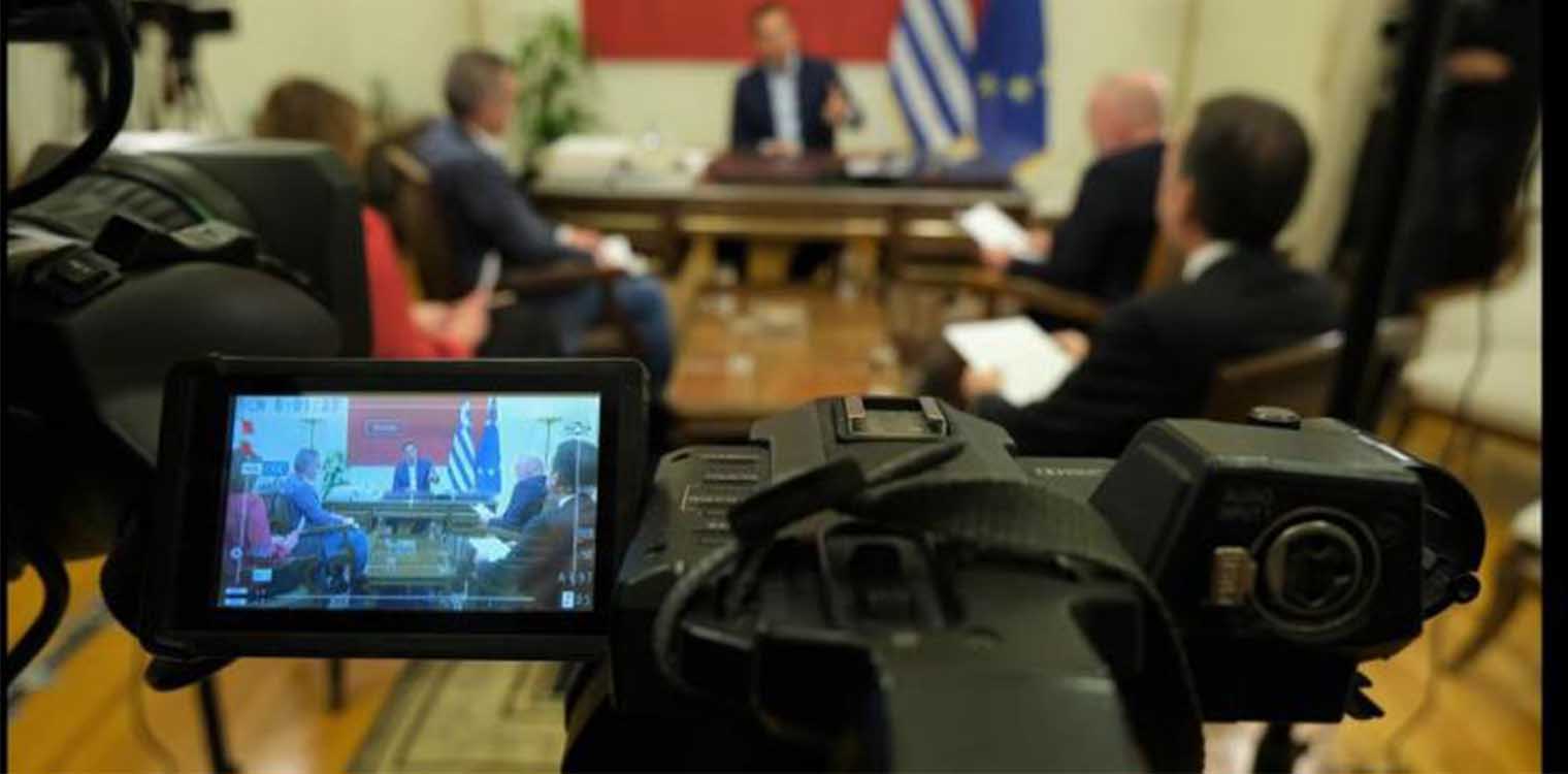 Τσίπρας: «Η κα Μενδώνη επέλεξε την αυτογελοιοποίηση» - Δείτε τη διακαναλική συνέντευξη (video)