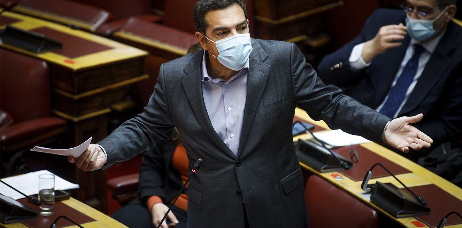 «Ο χαρούμενος πρωθυπουργός έπινε καφέ στο Da Capo»: Σφυροκόπημα του Αλ. Τσίπρα στην κυβέρνηση
