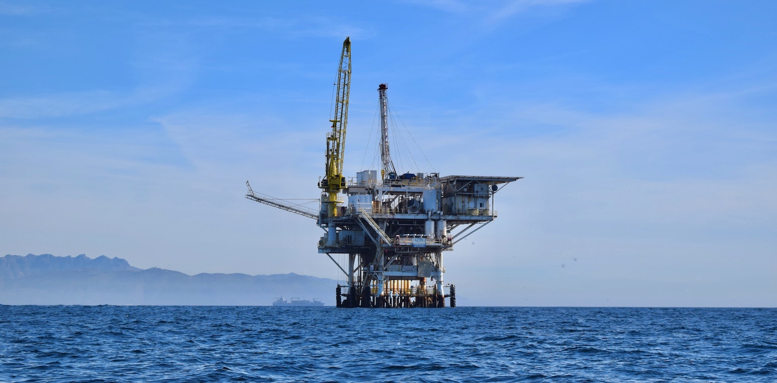 Πετρέλαιο: Εκτίναξη των τιμών στα 100 δολάρια βλέπουν μεγάλες τράπεζες