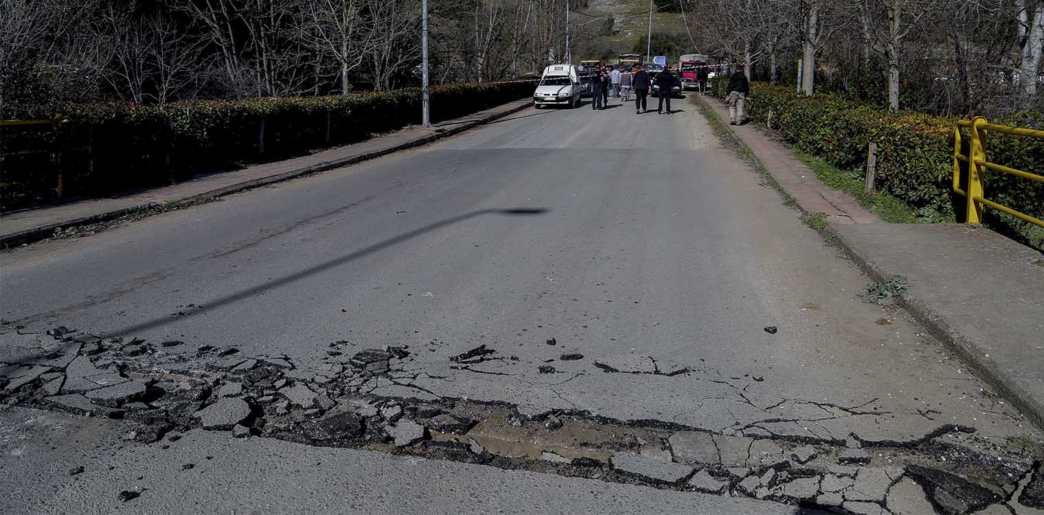 Σεισμός 6 Ρίχτερ στην Ελασσόνα: Σοβαρές ζημιές σε δυο ιστορικά μνημεία