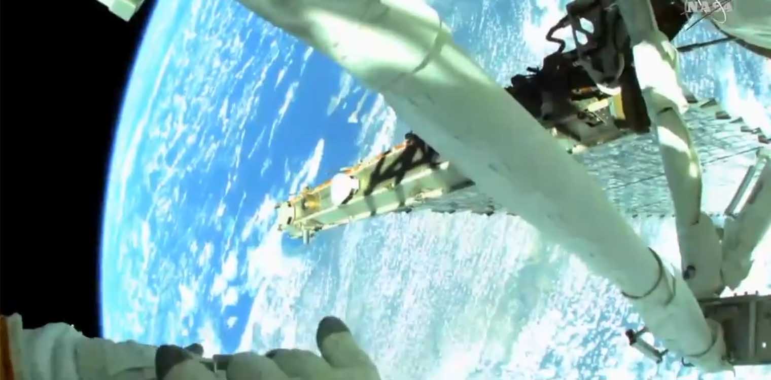 Διαστημικός περίατος NASA: Εντυπωσιακά πλάνα με αστροναύτες εκτός του διαστημικού σταθμού (videos)
