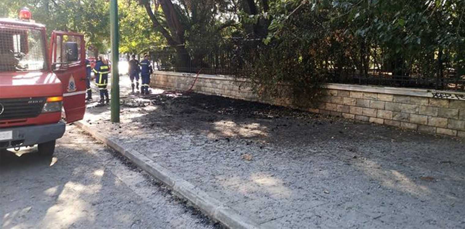Φωτιά ξέσπασε στο Πεδίο του Άρεως