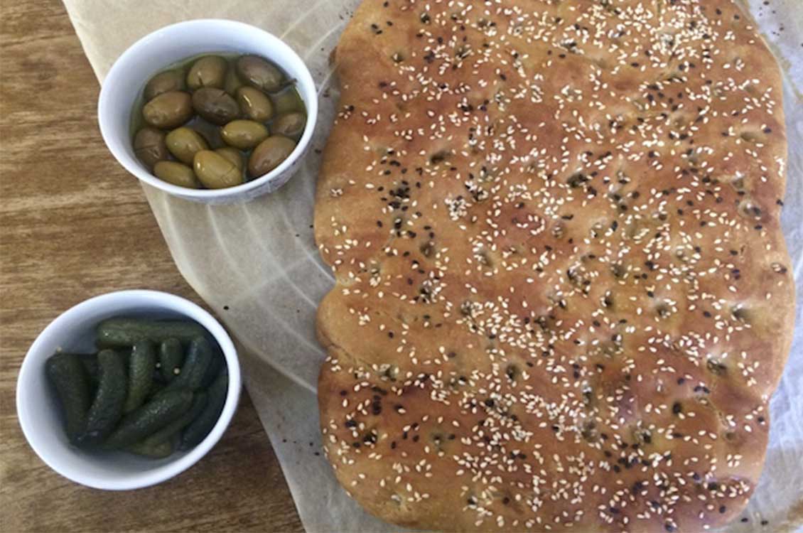 Λαγάνα χωρίς ζύμωμα (της Ελπίδας)