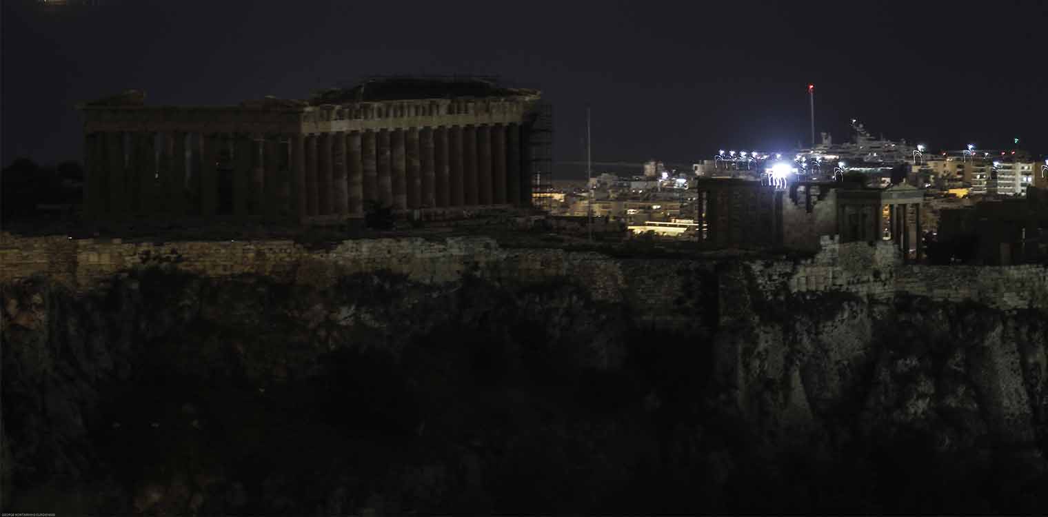 Χιλιάδες συμμετοχές και εκπλήξεις για την αποψινή Ώρα της Γης