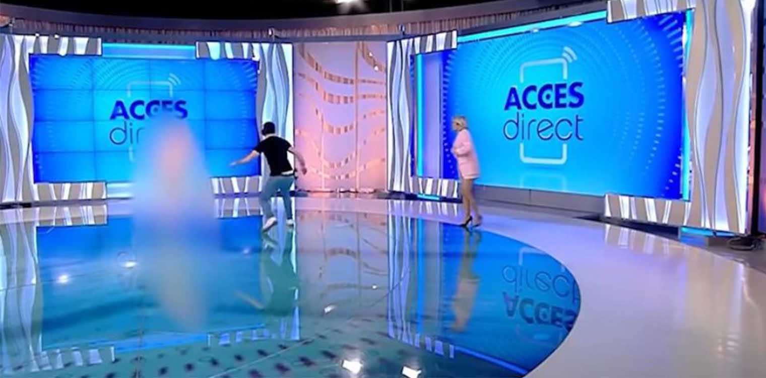Ρουμανία: Γυμνή γυναίκα εισέβαλε σε εκπομπή και πέταξε πέτρα στην παρουσιάστρια