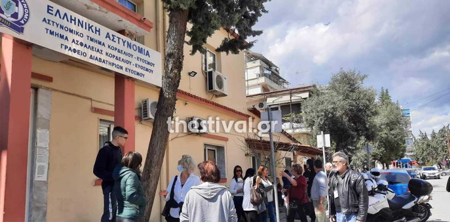 Ένταση στη Θεσσαλονίκη: Μαθητής δεν ήθελε να κάνει self test και η μητέρα του μήνυσε τον διευθυντή του σχολείου