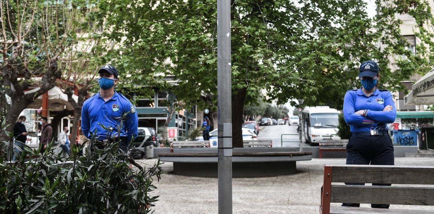 Lockdown: Ξανά αποκλεισμένη η πλατεία Βαρνάβα από την ΕΛ.ΑΣ. - Αρκετοί νέοι στην Κυψέλη