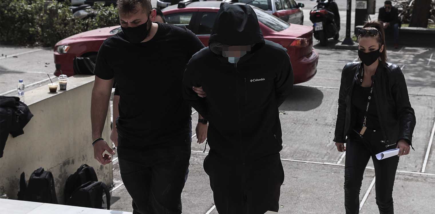 Επίθεση με καυστικό υγρό στην Κυψέλη: Στον εισαγγελέα ο 25χρονος δράστης