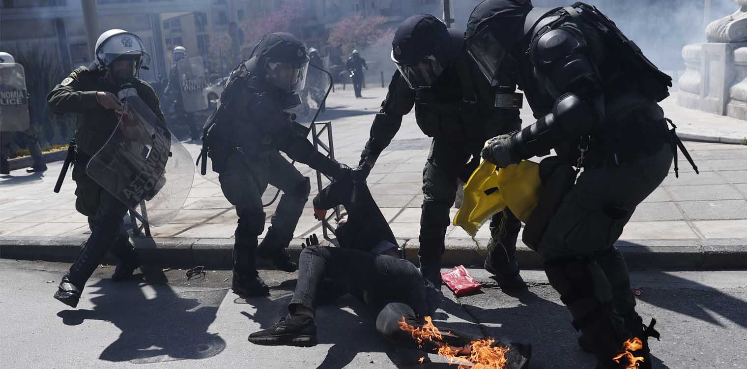Θεσσαλονίκη: Φρουρόμενος στο νοσοκομείο ο 26χρονος διαδηλωτής που τραυματίστηκε με μολότοφ