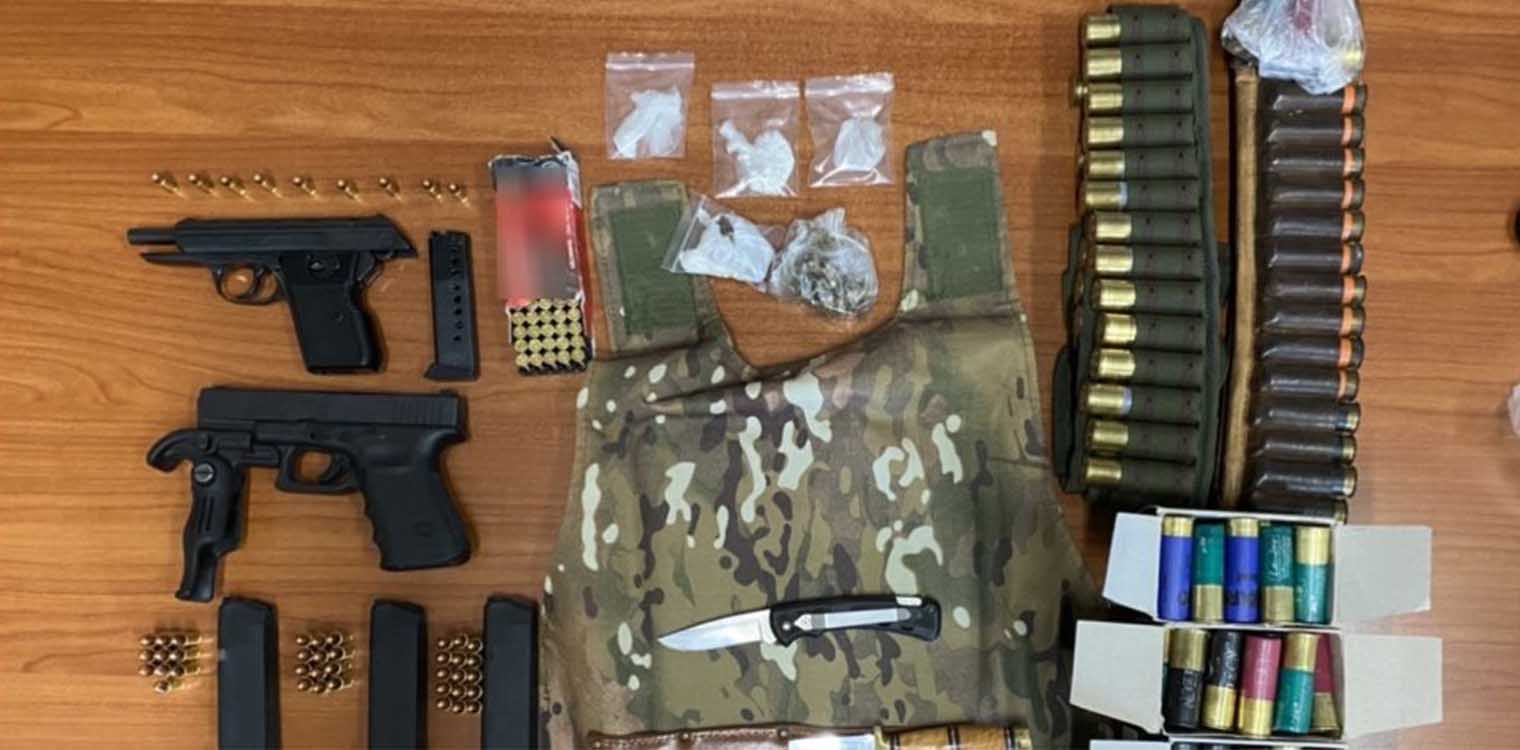 Κρήτη: Όπλα, κοκαΐνη και κάνναβη σε σπίτι στην Χερσόνησο