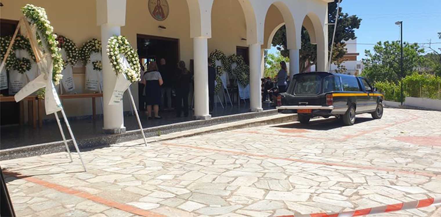 Έγκλημα στα Γλυκά Νερά: Χωρίς να αφήσει στιγμή το παιδί τους από την αγκαλιά του είπε το «αντίο» στη γυναίκα της ζωής του