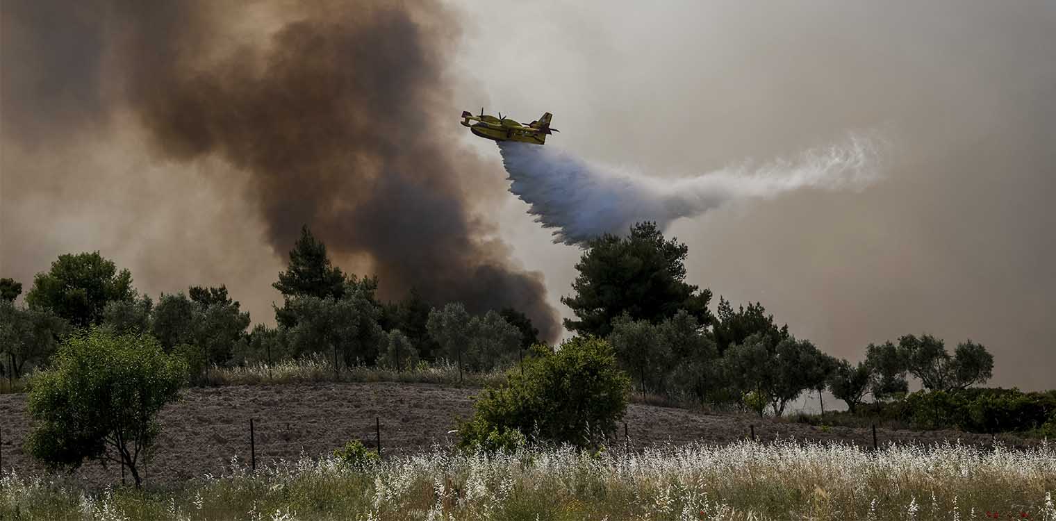 Φωτιά στα Γεράνεια Όρη: Απανωτές αναζωπυρώσεις - Εκκενώθηκαν δύο μικροί οικισμοί