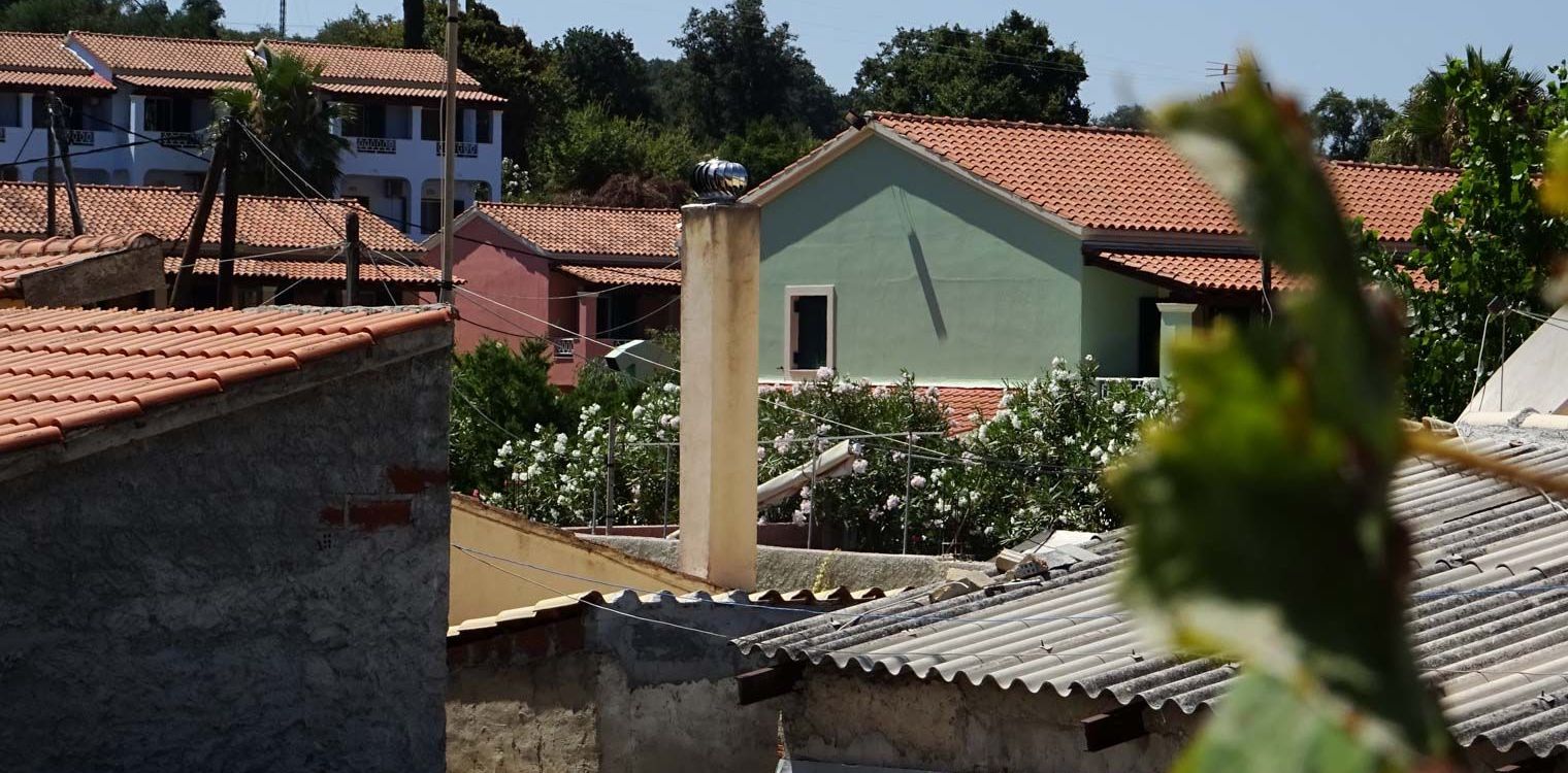 Πριν από ένα χρόνο οι άνθρωποι αγόραζαν πανικόβλητοι χαρτιά υγείας, πλέον αγοράζουν σπίτια - Υπάρχει εξήγηση
