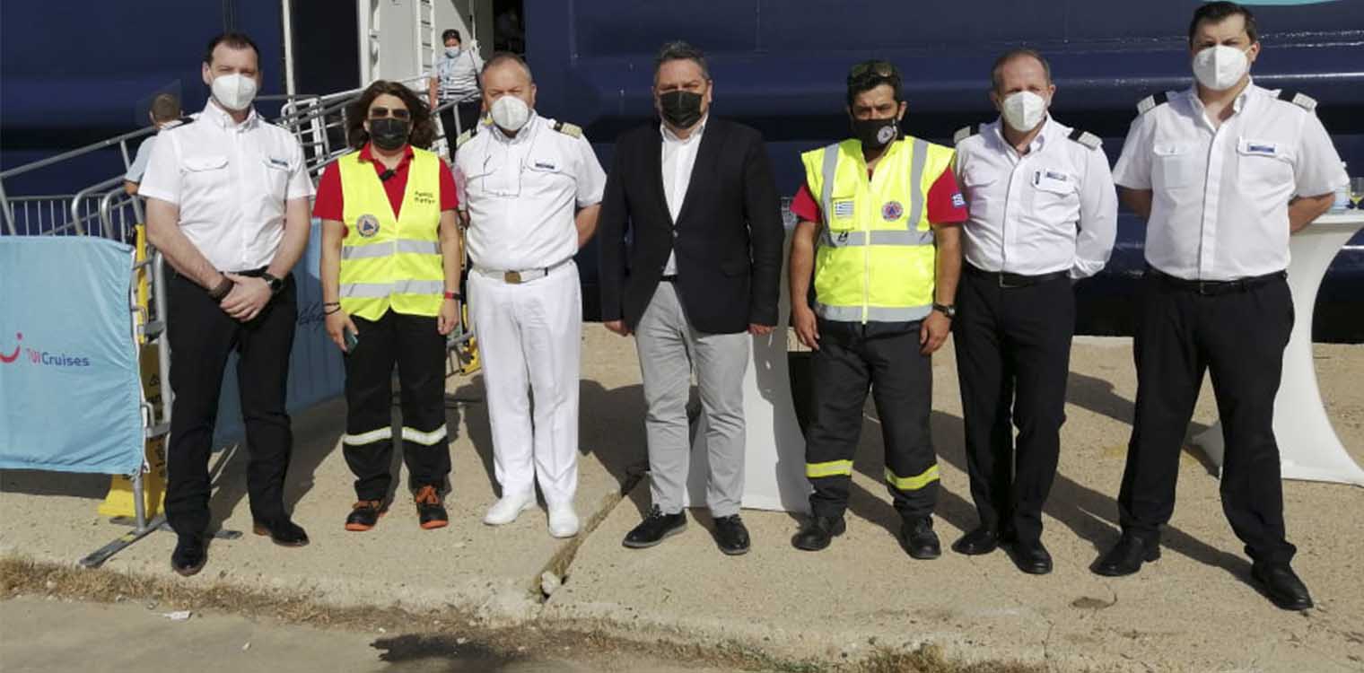 Δήμος Πύργου: «Έπιασε» Κατάκολο ο πλωτός κολοσσός Mein Schiff 5