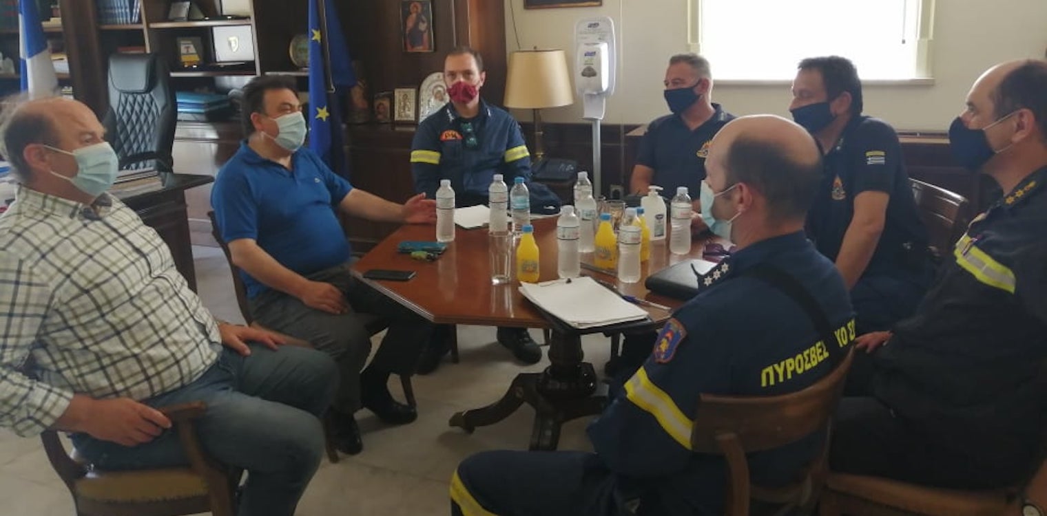 Συνάντηση του Δημάρχου Πύργου με την Πυροσβεστική Υπηρεσία