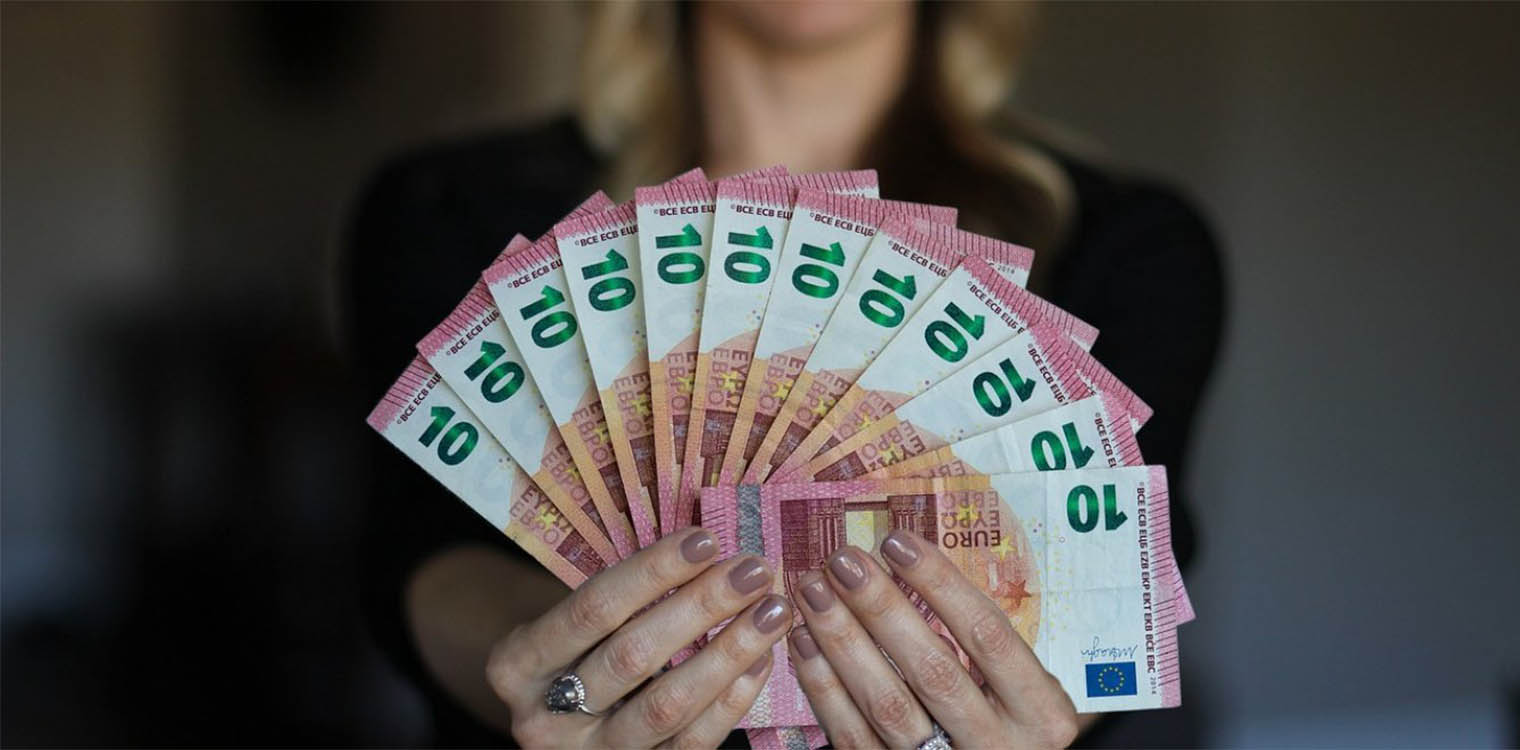 Αύξηση για τις καταθέσεις του ιδιωτικού τομέα κατά 359 εκατ. ευρώ τον Μάιο